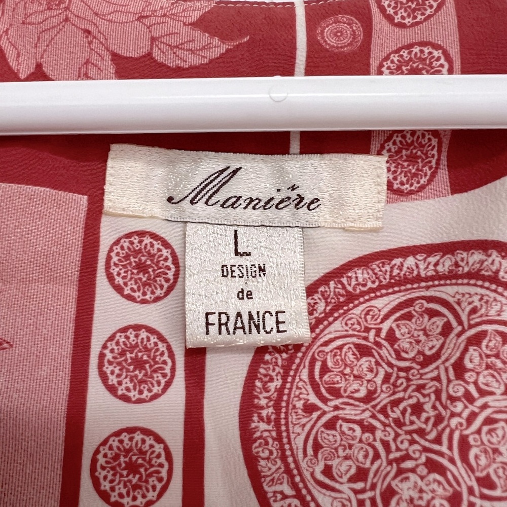 Maniere (L) Red White Floral Medallion Patch Canada Resort Sleeveless Tie Top - Picture 3 of 10